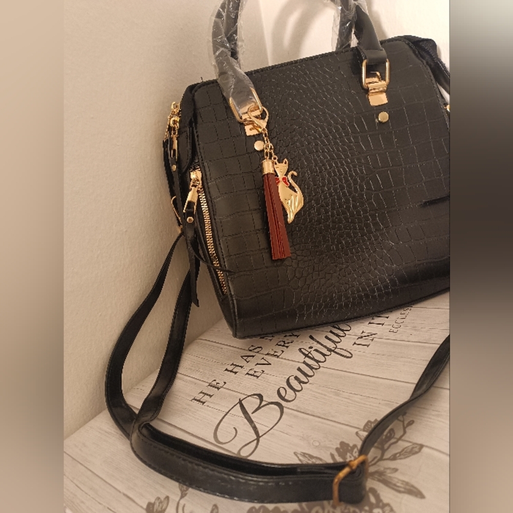 Beautiful Black Crocodile Pattern Faux Leather Shoulder/Crossbody Bag, New